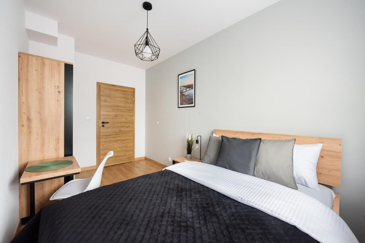 Wola Skwer Sunny Apartment