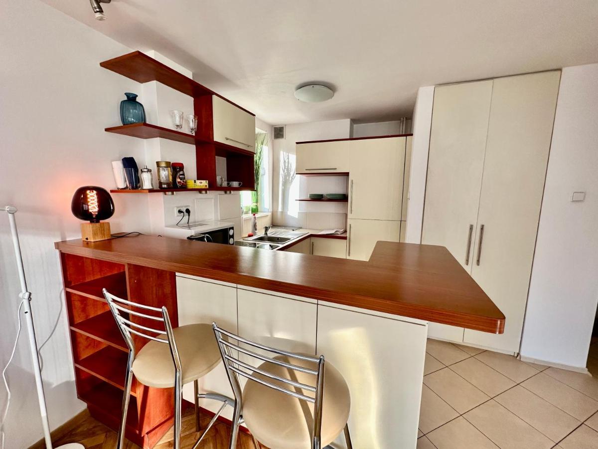 Apartment White 3 Metro Wifi 85'tv Netflix Disney+ Hbo *
