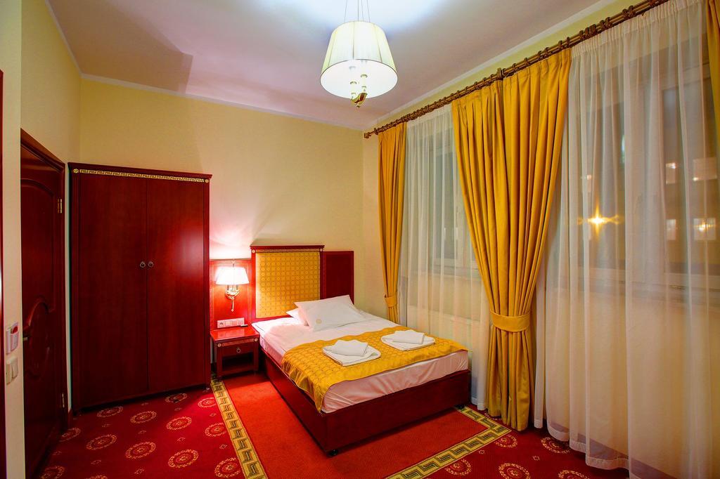 Hotel Holiday Park Hotel 3*