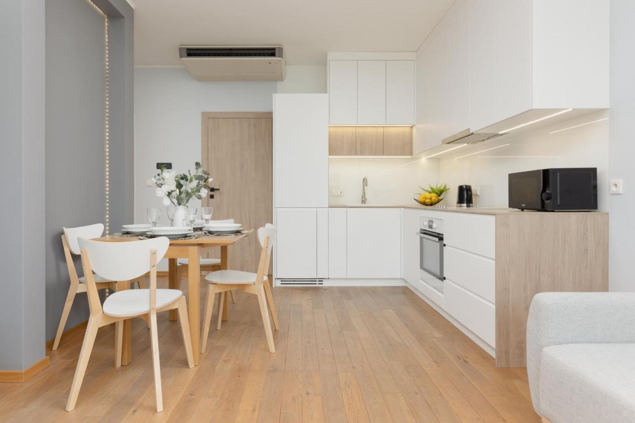 Cozy & Sunny For 4 Guests Kolejowa By Renters Warsaw