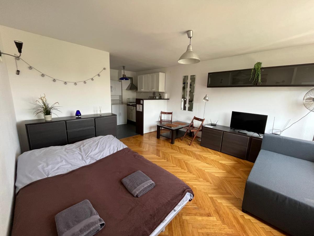 Uroczy Apartament Blisko Centrum Warsaw