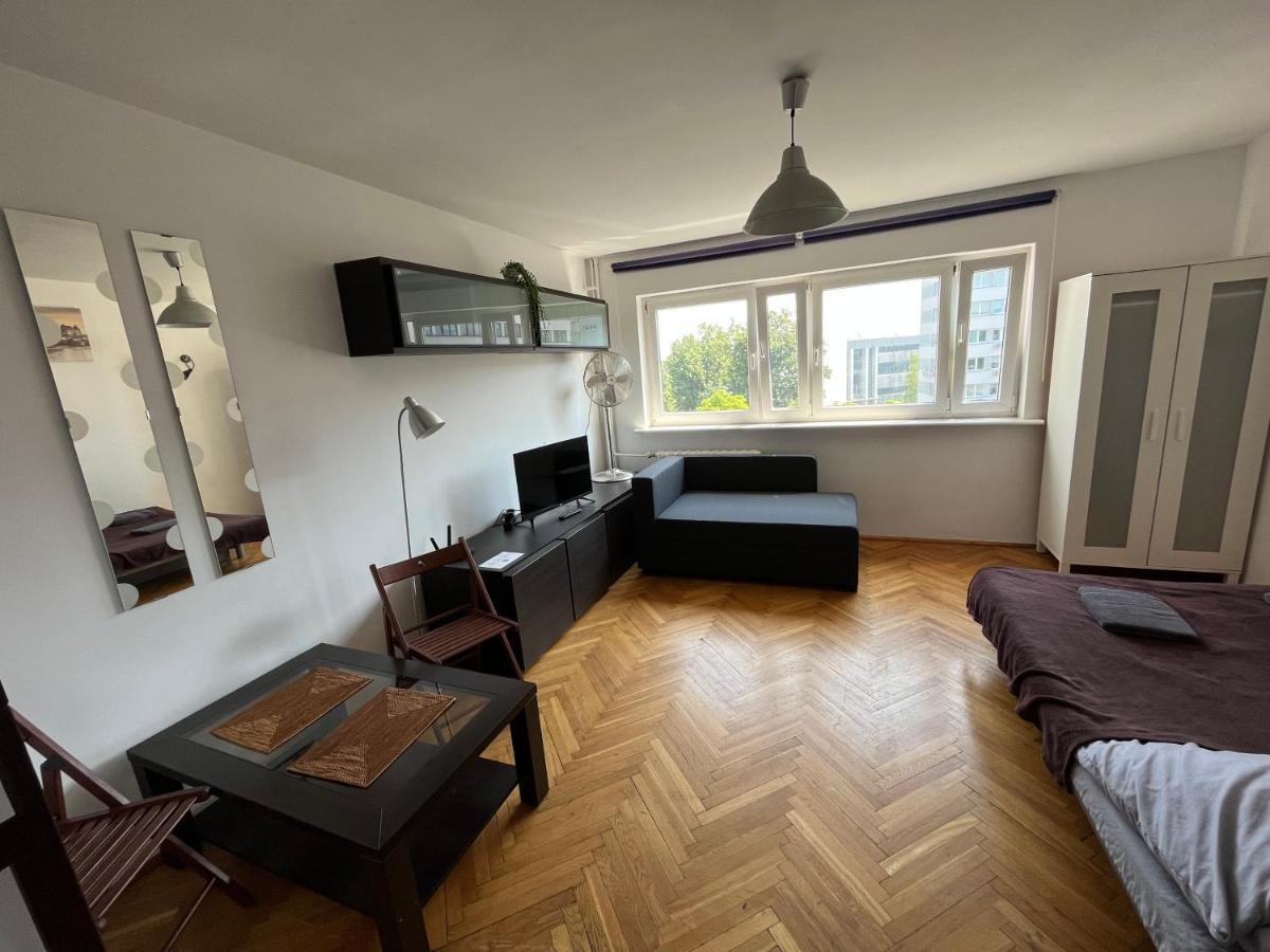 Uroczy Apartament Blisko Centrum Apartment