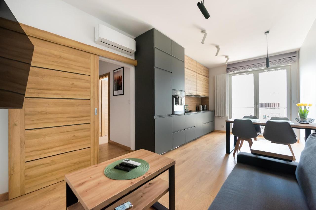 Apartment Wola Skwer Happy