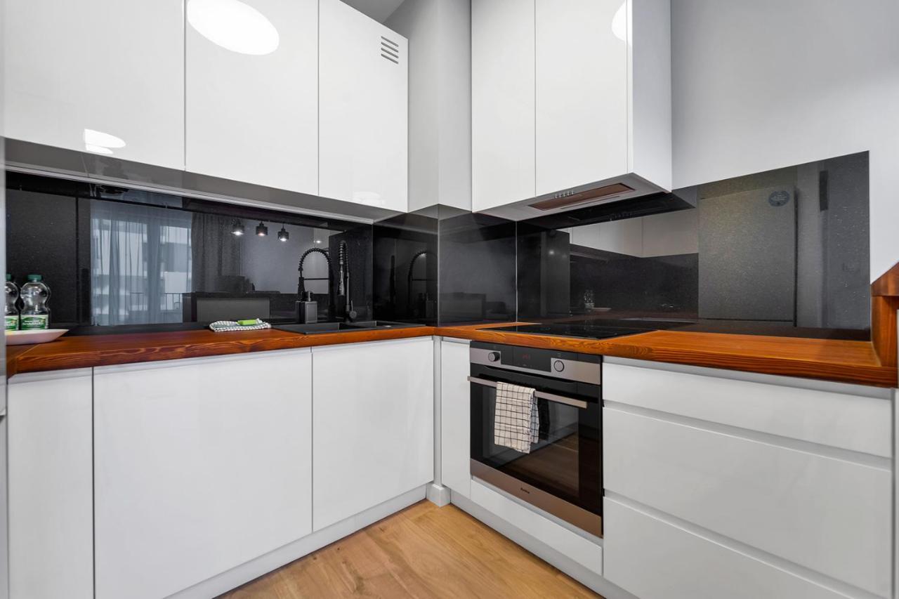 Apartment Ursus Comfy With Free Parking Warsaw