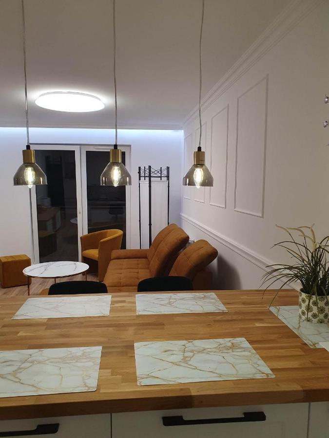 Homestay 3 Pokojowy Lub W Mieszkaniu W Nowym Bloku *