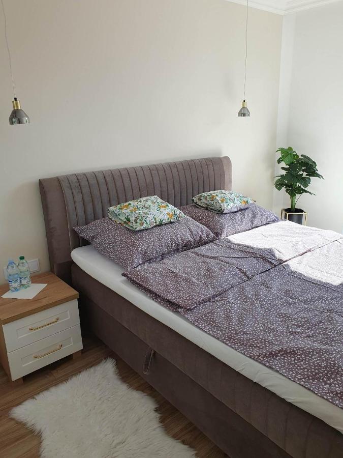 3 Pokojowy Lub W Mieszkaniu W Nowym Bloku Homestay Warsaw
