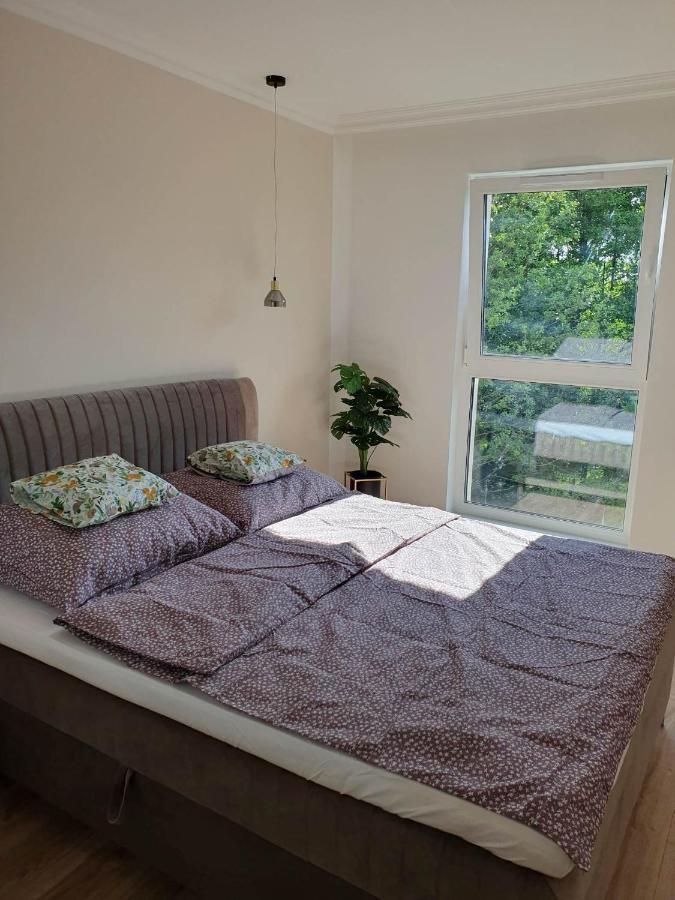 Homestay 3 Pokojowy Lub W Mieszkaniu W Nowym Bloku Warsaw