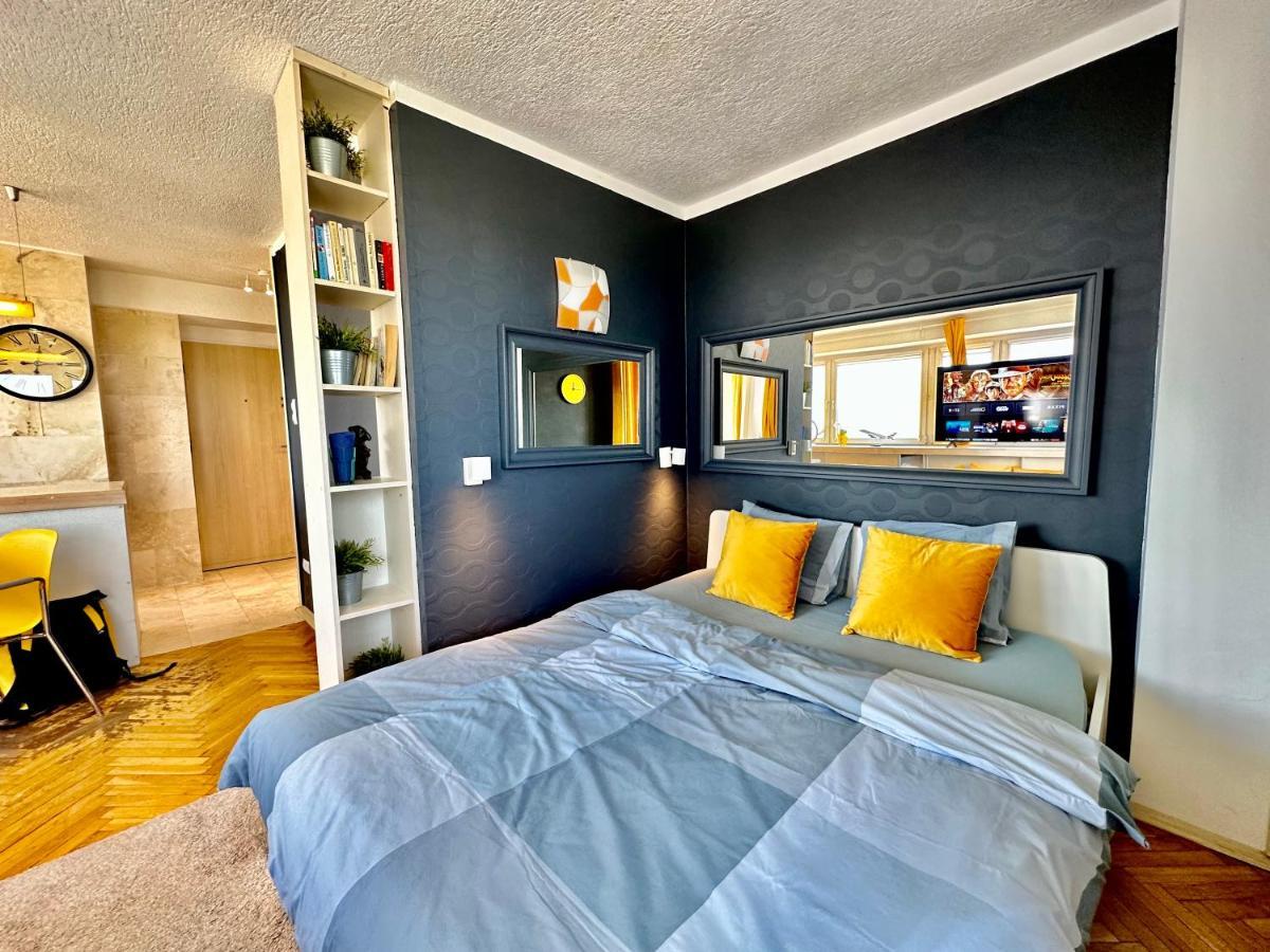 Apartment Sun Clima/ac Metro X2 Fast Wifi 500 Mbs 70'tv Netflix Appletv Hbo