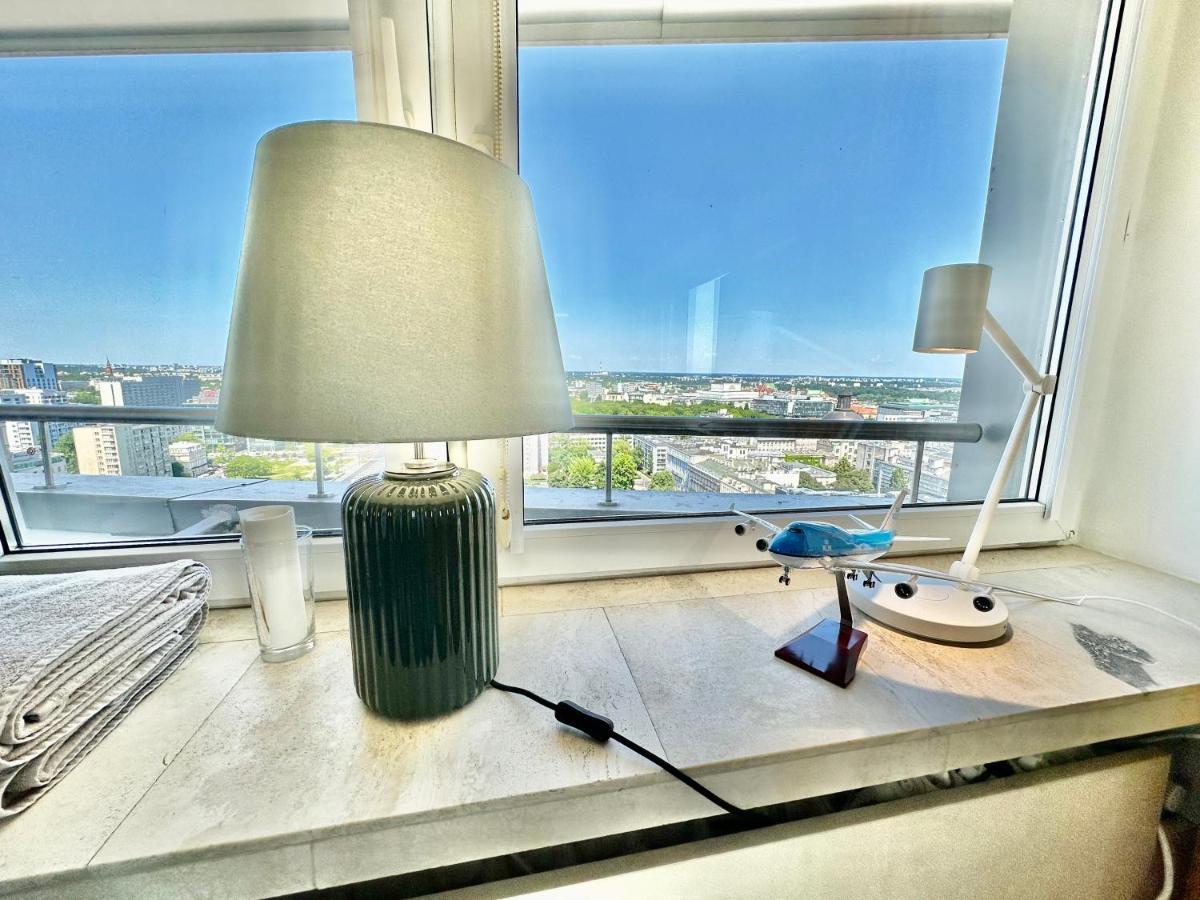 Apartment Sun Clima/ac Metro X2 Fast Wifi 500 Mbs 70'tv Netflix Appletv Hbo *