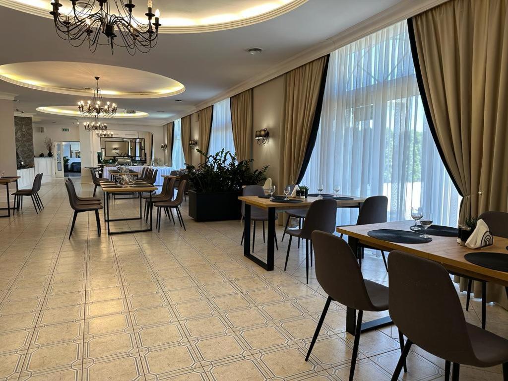 Centrum Konferencyjno-Apartamentowe Mrówka Campo de férias