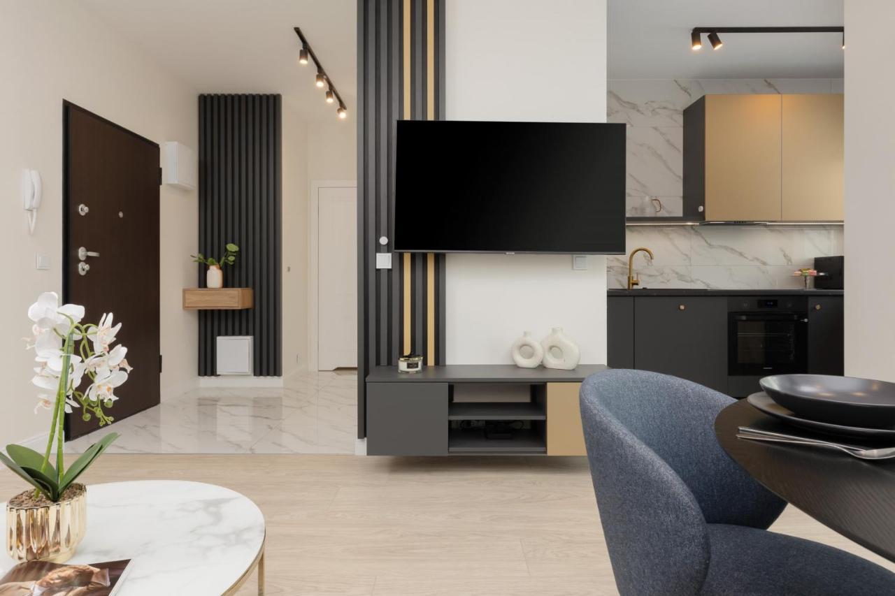 Pozytywny Mokotow With Balcony By Renters Warsaw