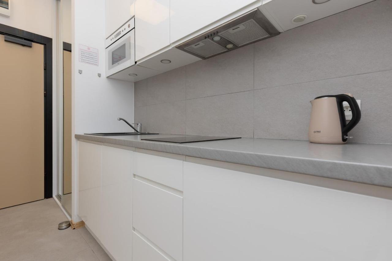 Aleje Jerozolimskie With Parking And Ac By Renters * Warszawa