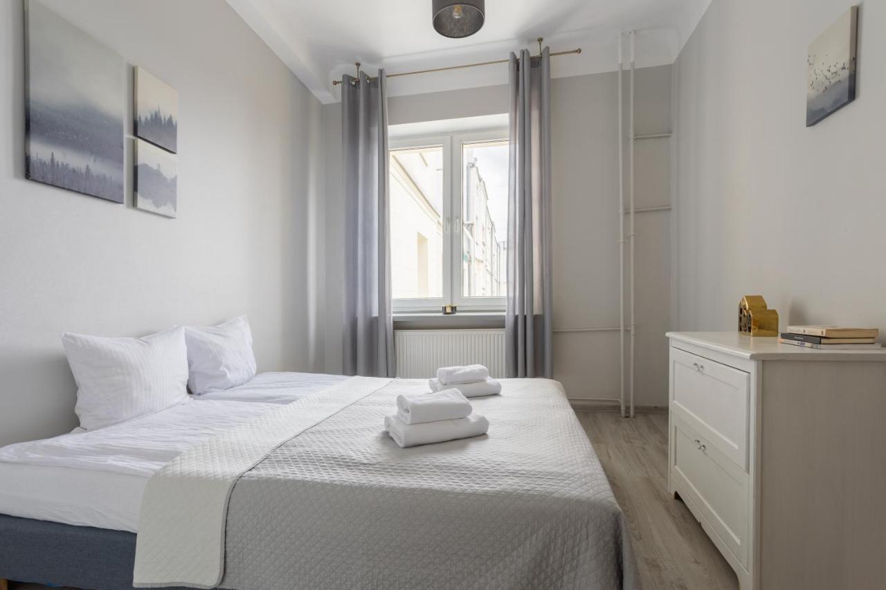 Close- Ga - Big And Bright In Location&marszalkowska *
