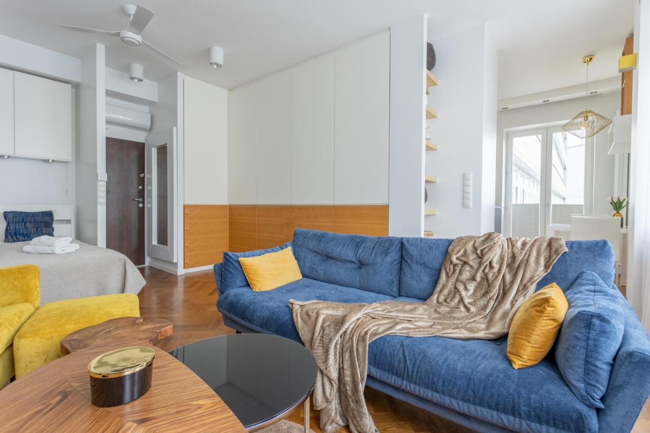 Central - Great Location- Studio Apartment- - Zurawia *