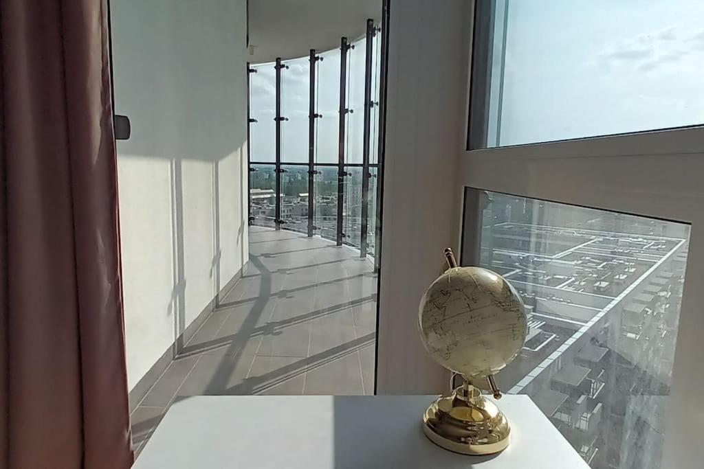 Kasprzaka 29 Wola Tower 3 Rooms, 80m2 16th Floor, Free Garage By Perfect Warsaw