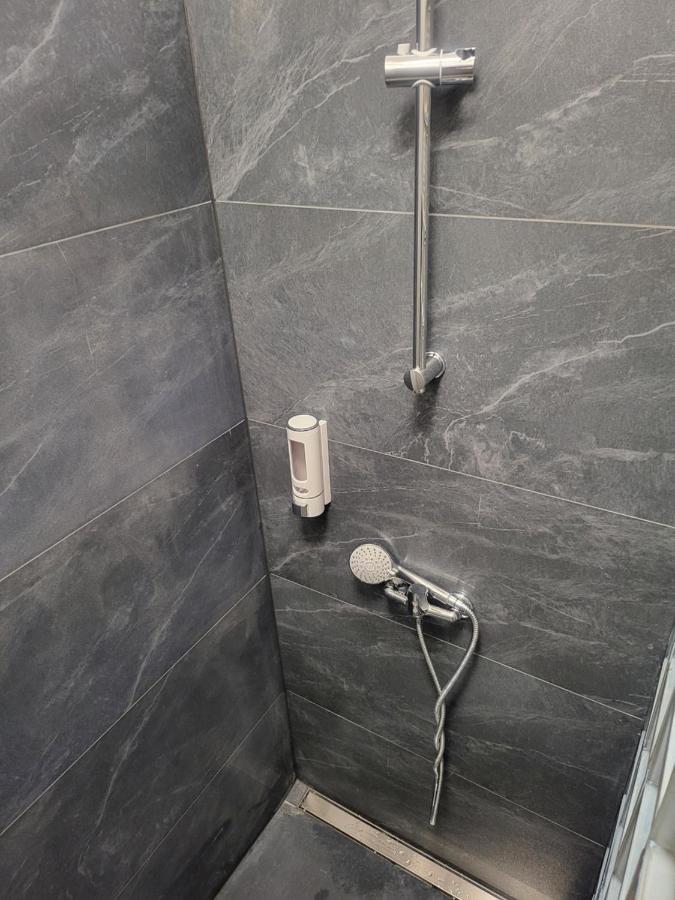 Rooms4rest Wiertnicza - Private For Tourists - Atr Consulting Sp, Z O,o, Warsaw
