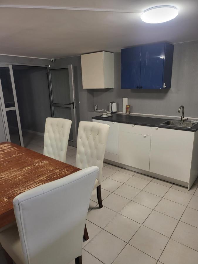 Hostel Rooms4rest Wiertnicza - Private For Tourists - Atr Consulting Sp, Z O,o,