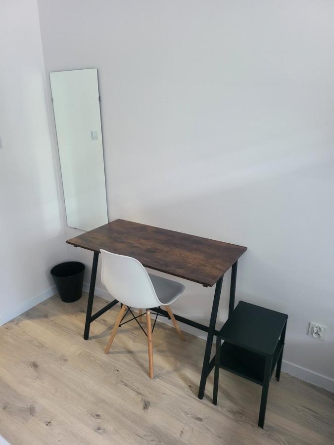 Hostel Rooms4rest Wiertnicza - Private For Tourists - Atr Consulting Sp, Z O,o,