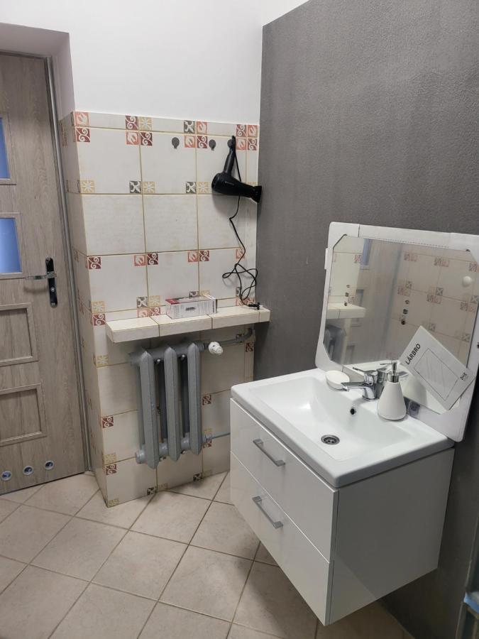Rooms4rest Wiertnicza - Private For Tourists - Atr Consulting Sp, Z O,o, Warsaw