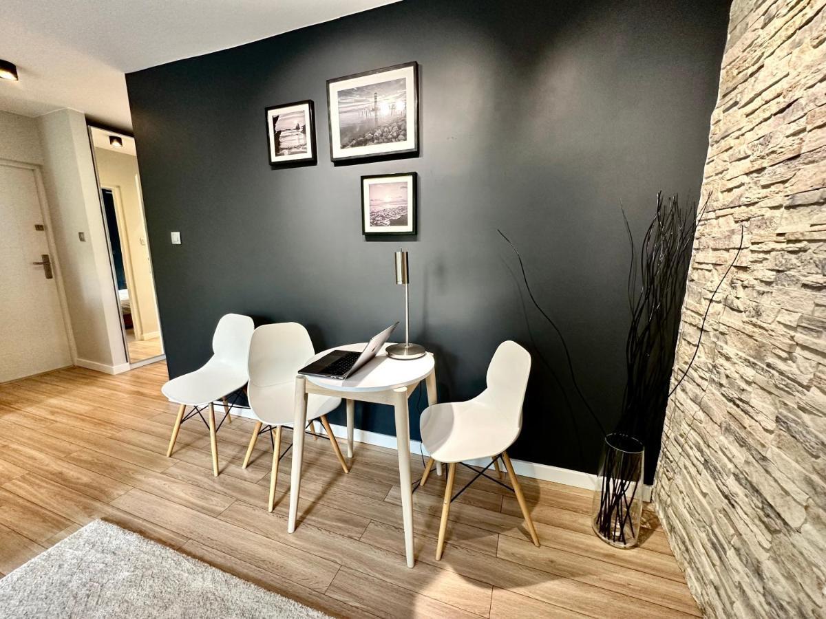 Apartment Neon 3 Silence Metro Wifi 85'tv Netflix Hbo