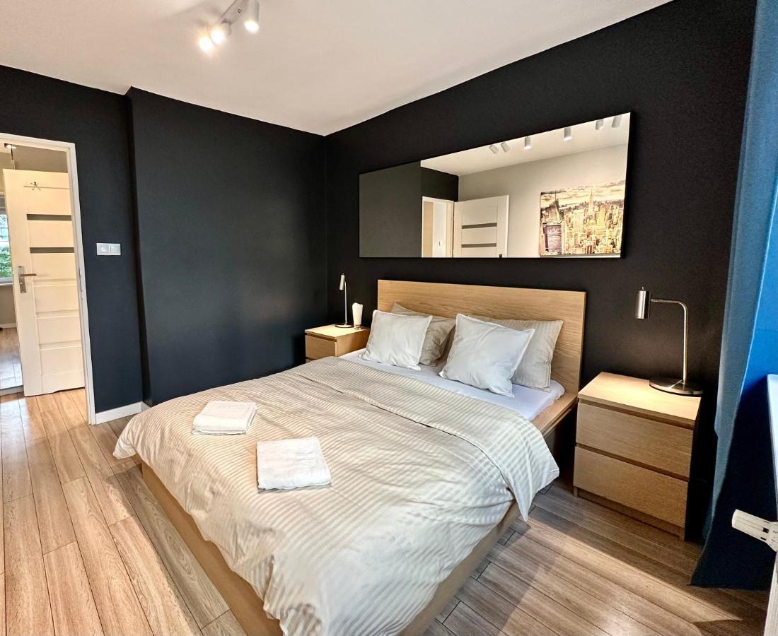 Apartment Neon 3 Silence Metro Wifi 85'tv Netflix Hbo Warsaw