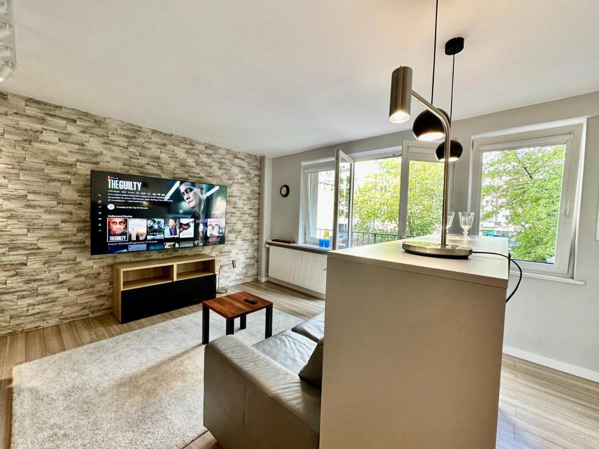 Apartment Neon 3 Silence Metro Wifi 85'tv Netflix Hbo