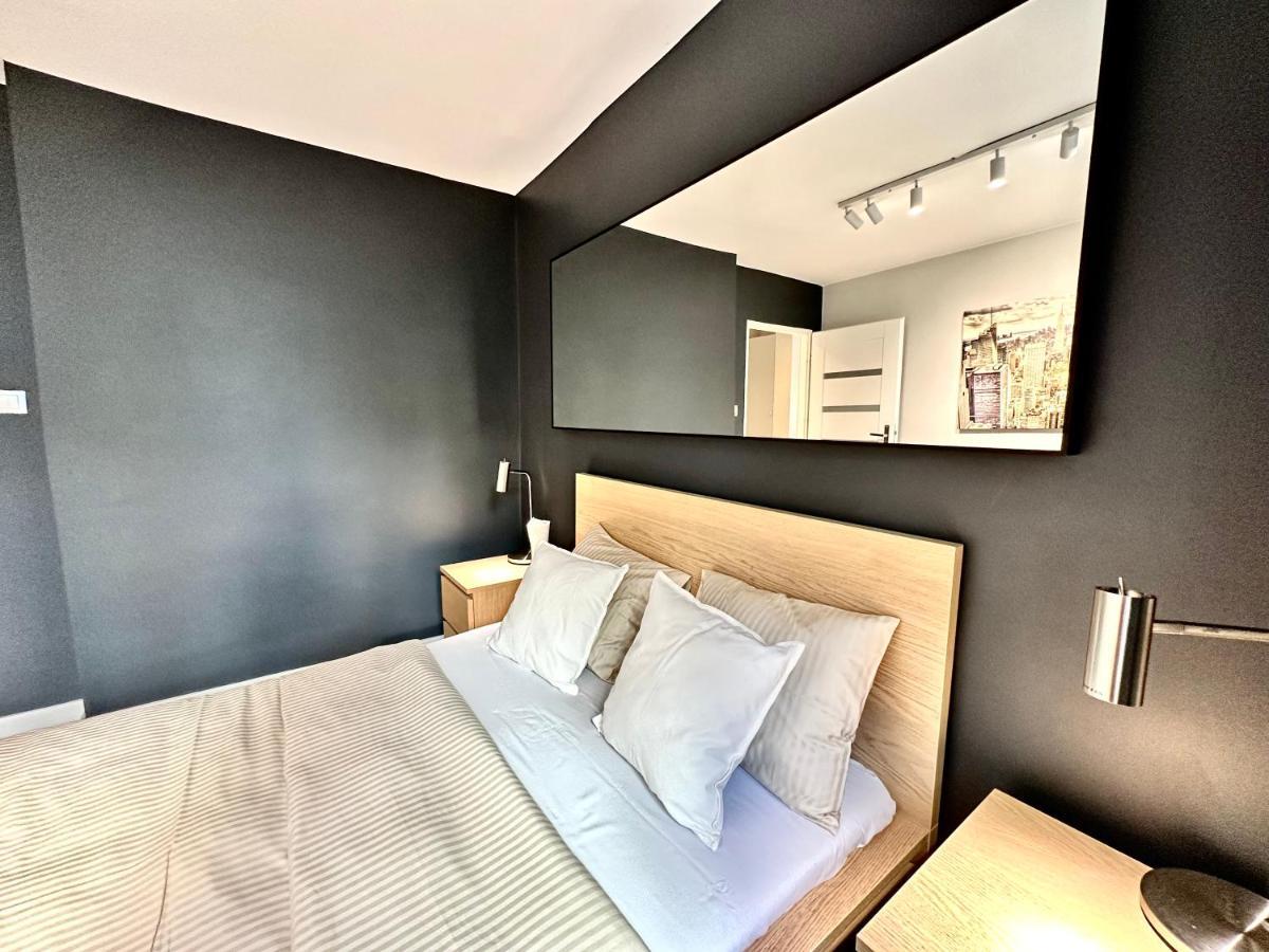Neon 3 Silence Metro Wifi 85'tv Netflix Hbo Apartment