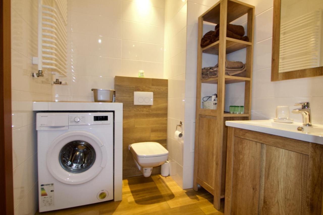 Apartment Mp Rent- 48m, Klimatyzacja, Ogrodek, Parking, Jana Kazimierza, Travellerrevawards2024 *