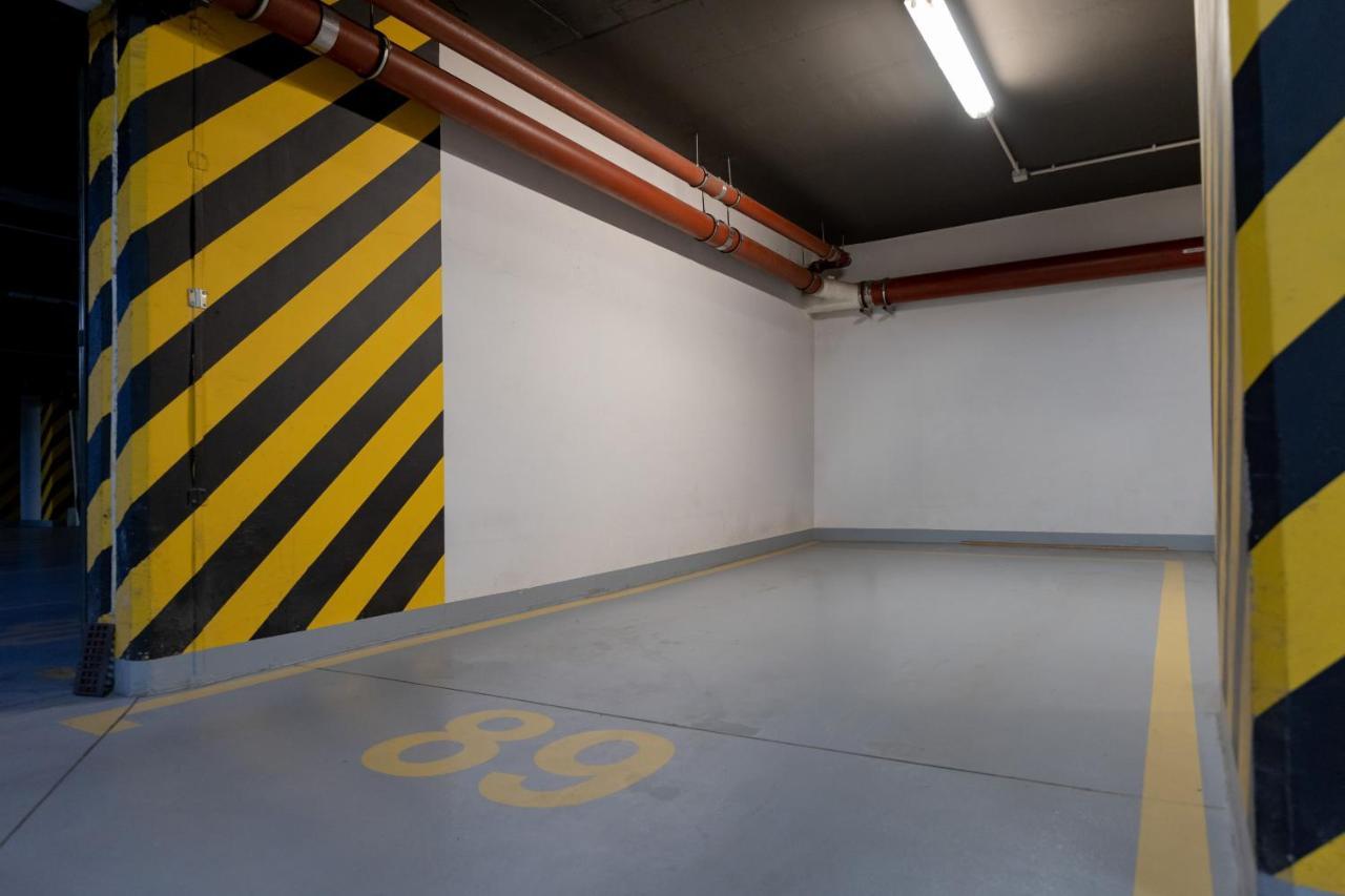 Spacious & Homely With Parking In Wilanow By Renters Warsaw