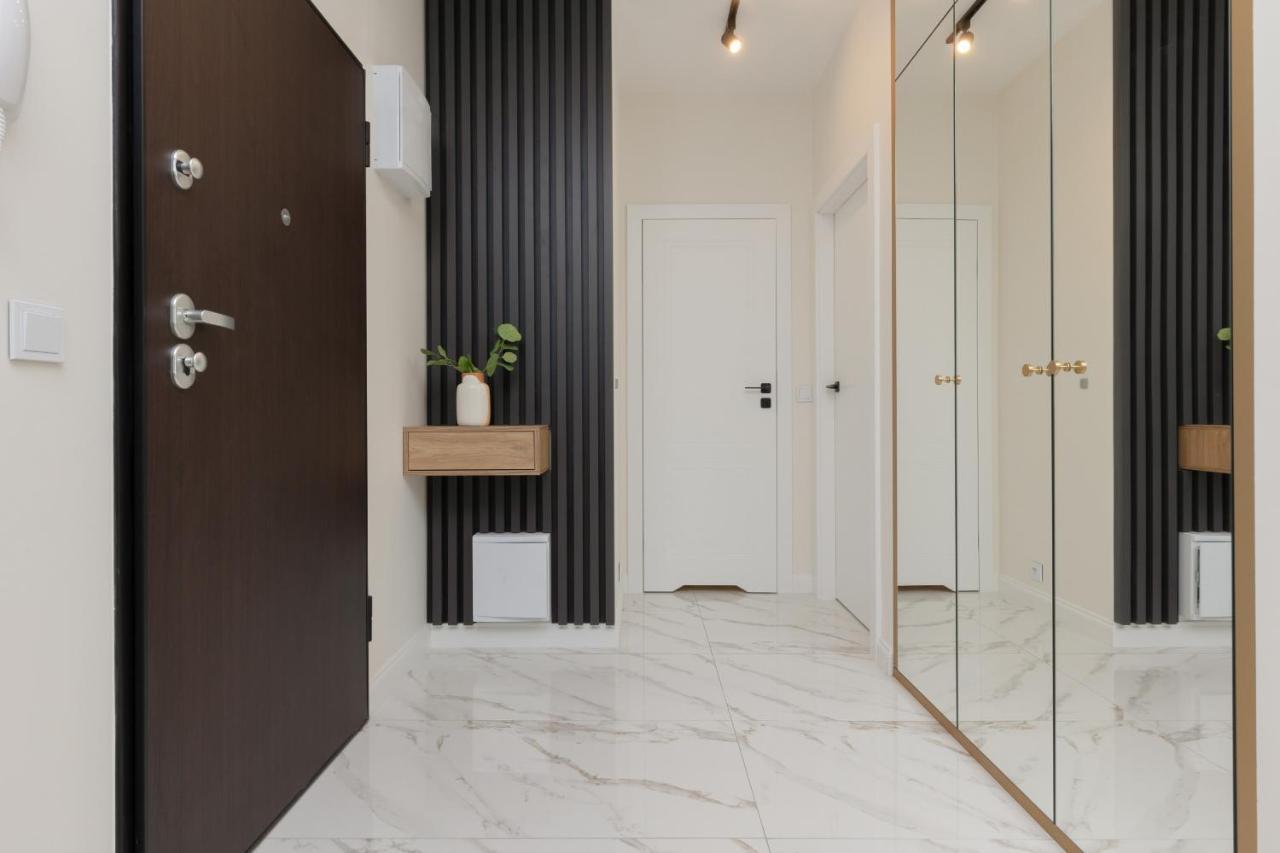 Pozytywny Mokotow With Balcony By Renters Apartment *