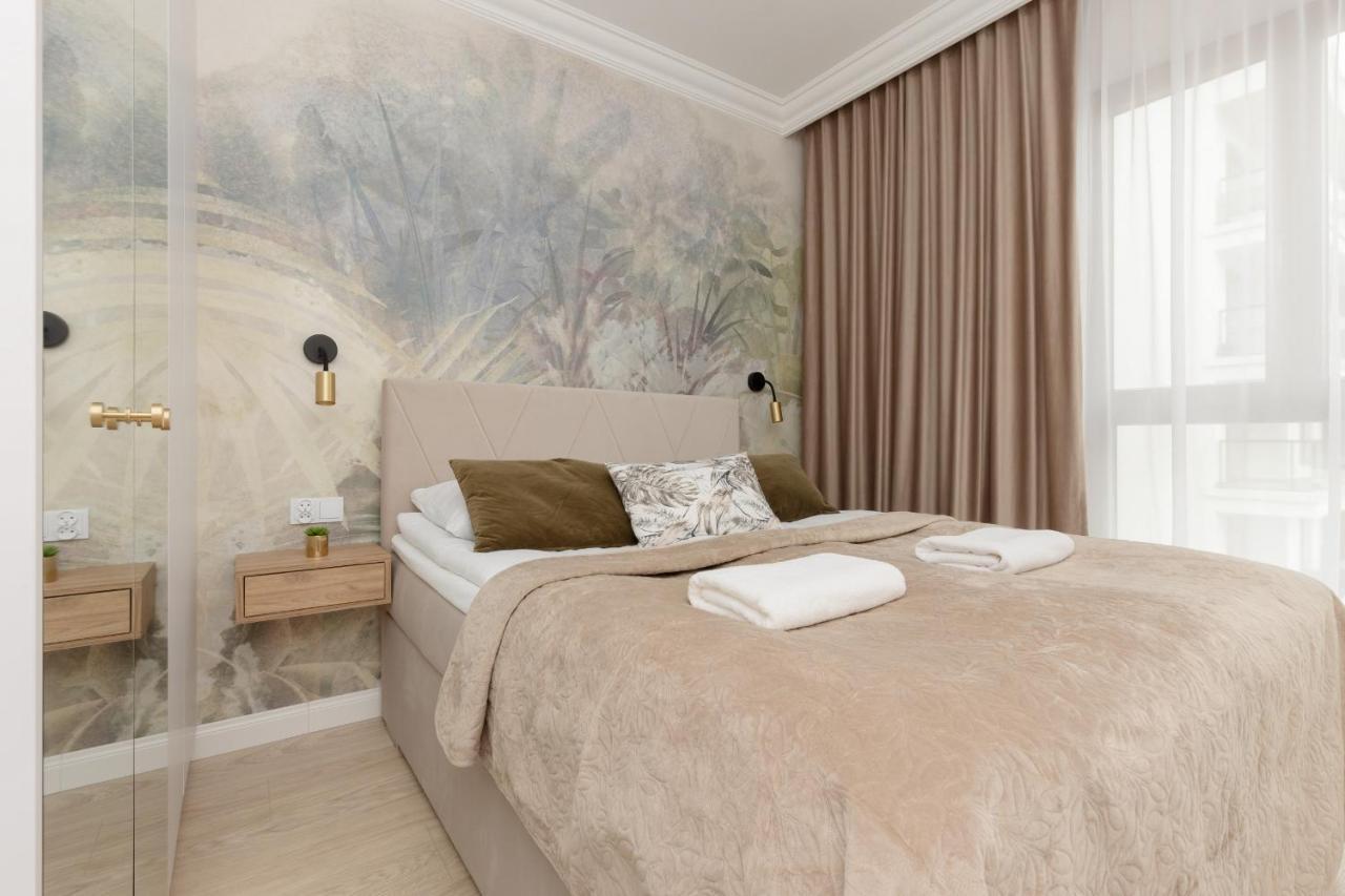 Pozytywny Mokotow With Balcony By Renters Apartment