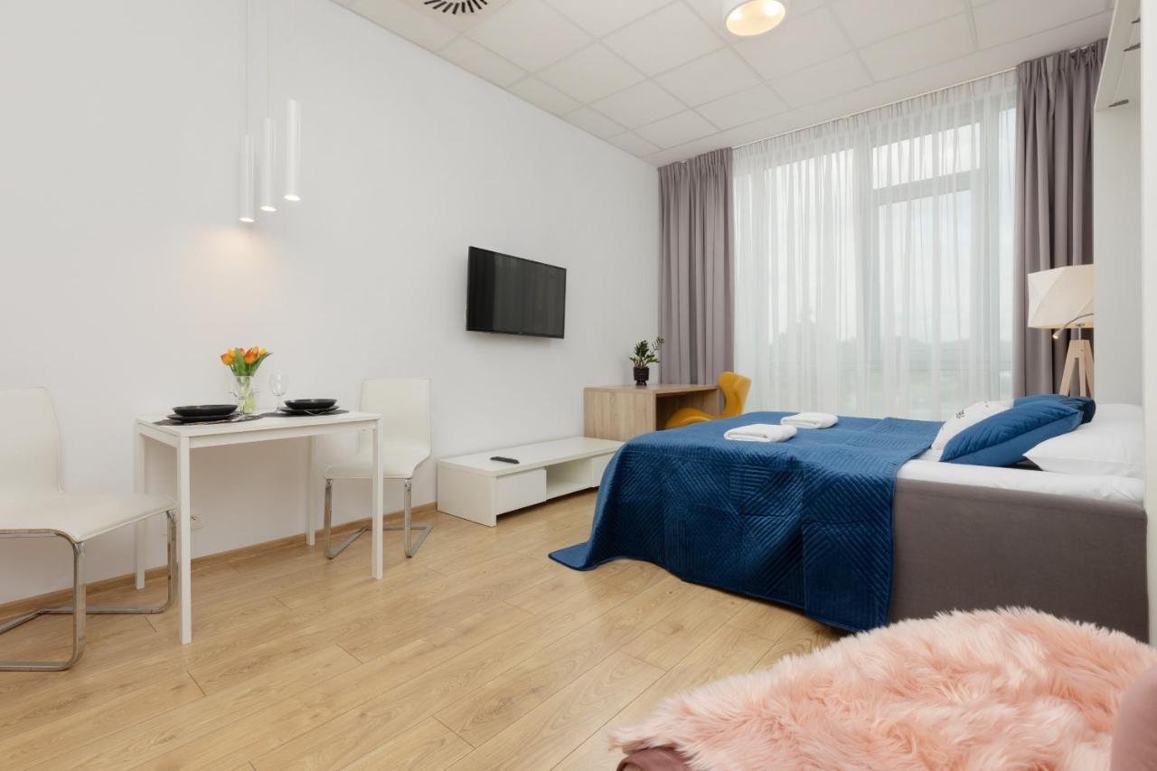 Aleje Jerozolimskie With Parking And Ac By Renters Warszawa