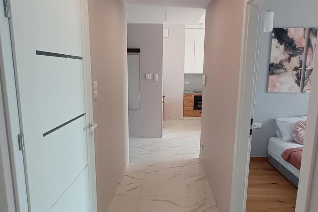 Kasprzaka 29 Wola Tower 3 Rooms, 80m2 16th Floor, Free Garage By Perfect *