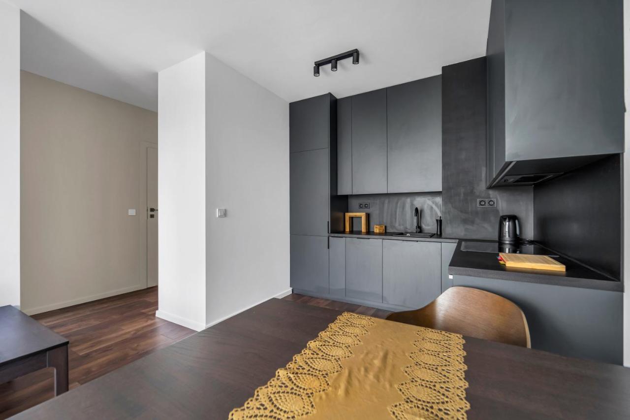 Galeria Polnocna - 45m2, Parking, Balcony - By Rentujemy * Warsaw
