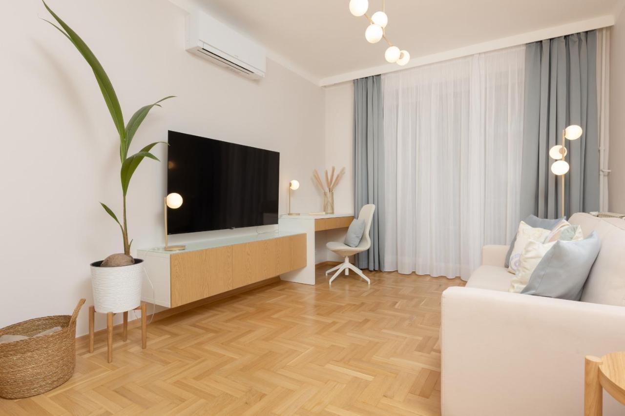 Bright Kasprzaka Wola Near Metro Station By Renters