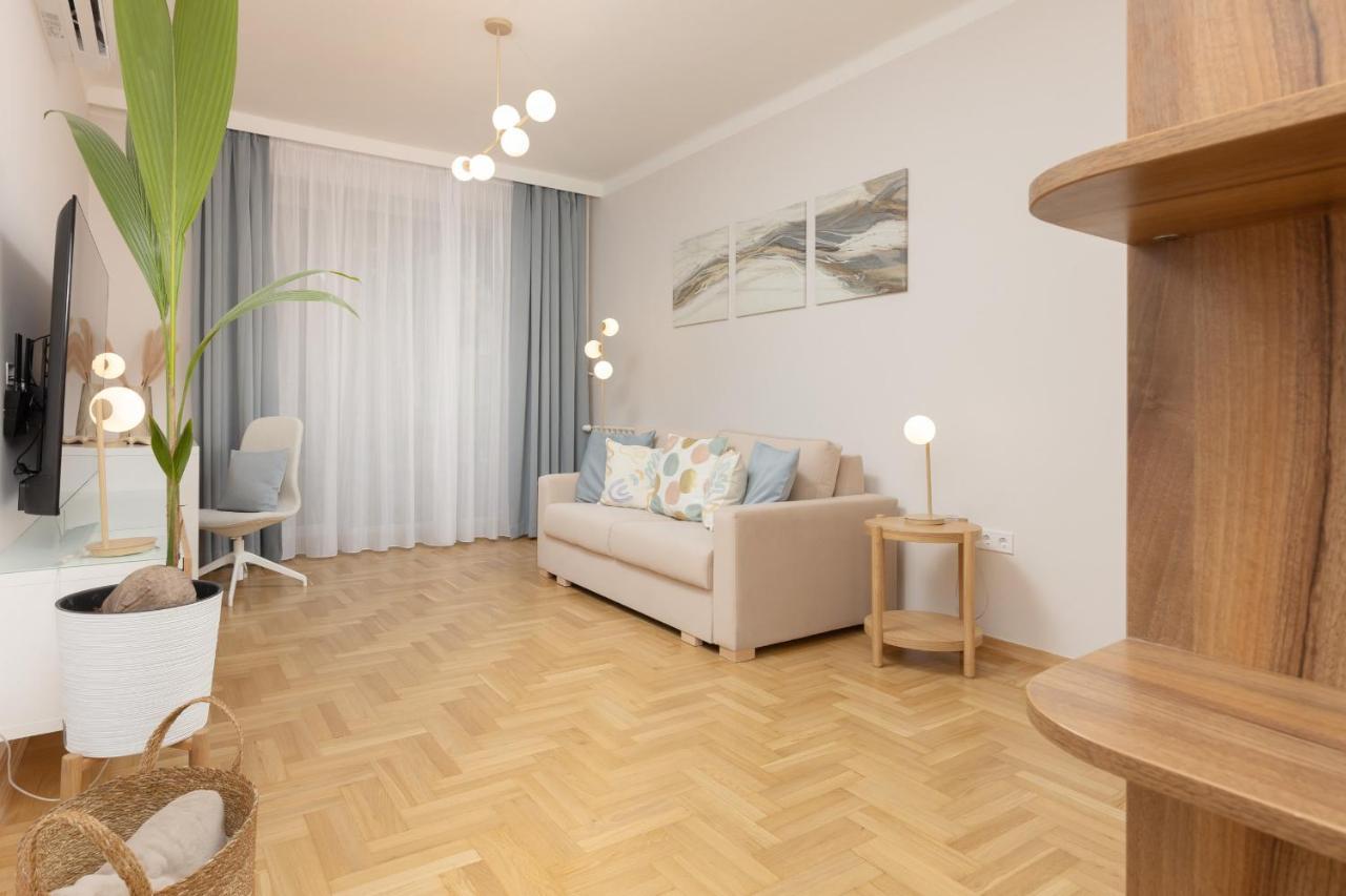 Apartment Bright Kasprzaka Wola Near Metro Station By Renters *