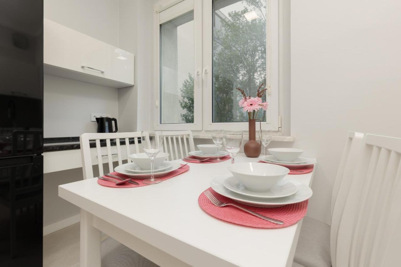Apartment Bright Kasprzaka Wola Near Metro Station By Renters Warsaw