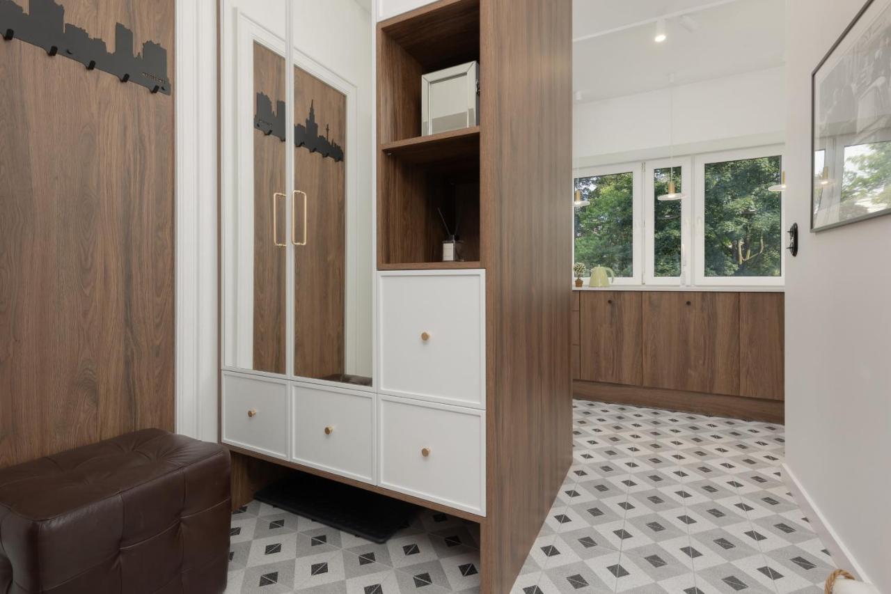 Apartment Stylish Nowolipie Close To Old Town Square By Renters *