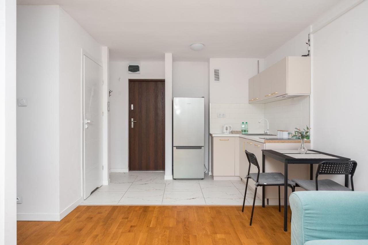 Apartament Metro Rondo Onz Comfort *