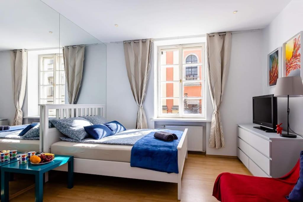 Miodowa 12, Old Town / 200 M From Castle Square Apartment