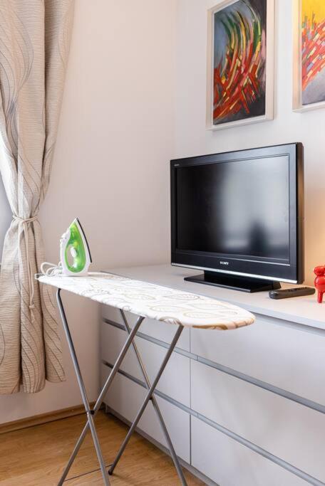 Miodowa 12, Old Town / 200 M From Castle Square Apartment *