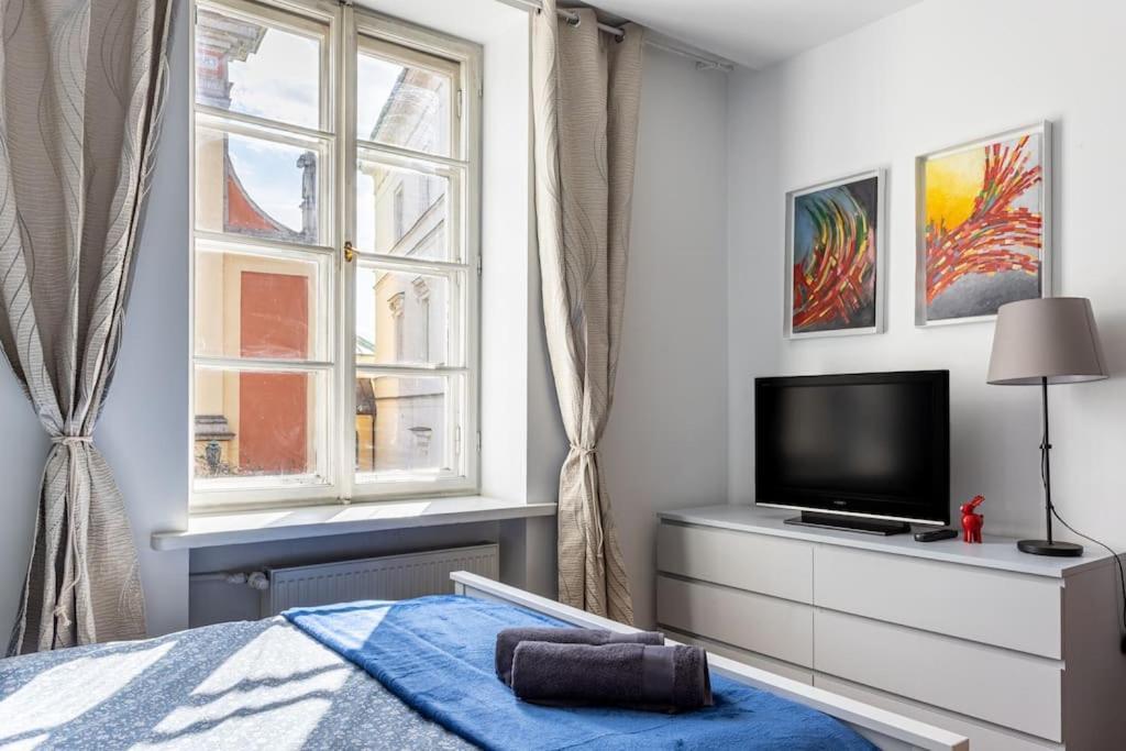 Miodowa 12, Old Town / 200 M From Castle Square Apartment