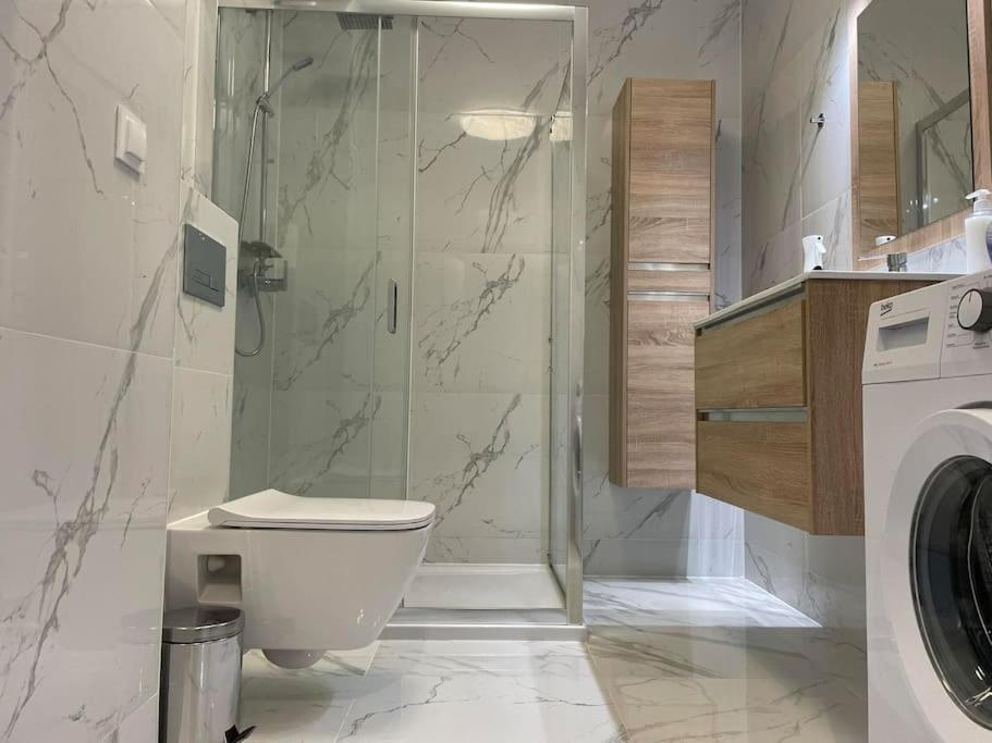 Apartament With Private Parking Warszawa
