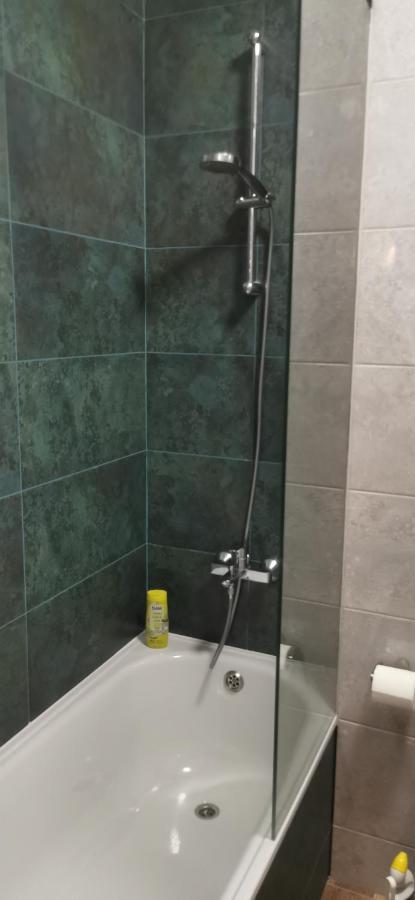 Homestay Nowy 1 Z 2 Pokoi W Mieszkaniu W Ursusie