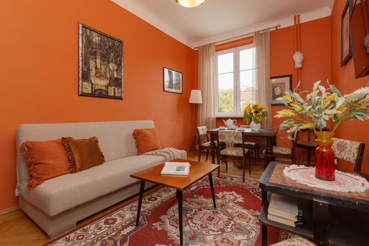 New Town Square For 5 Guests By Renters Apartamento *