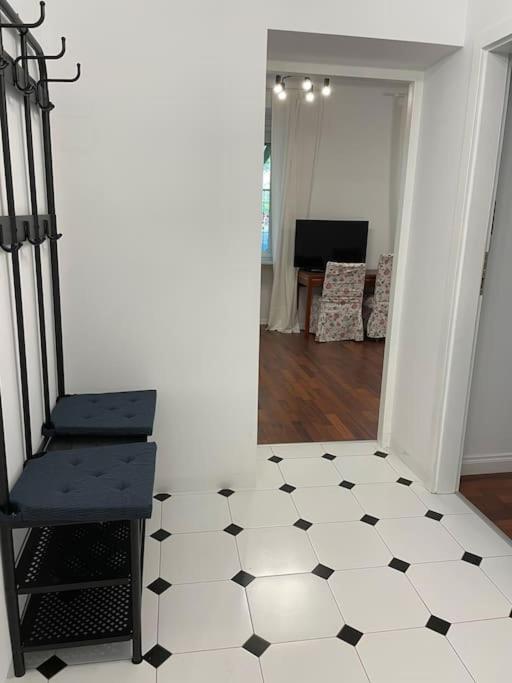 Apartment Piekne, Nowoczesne Mieszkanie Na Ulicy Chmielnej, Samo Centrum. *