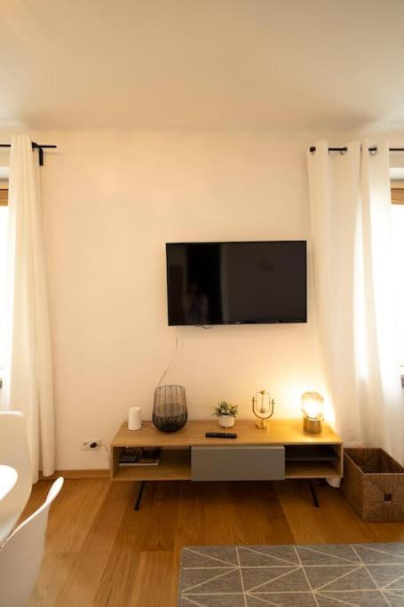 Przytulne Mieszkanie Na Ulicy Chmielna W Samym Centrum Warszawy Apartment Warsaw
