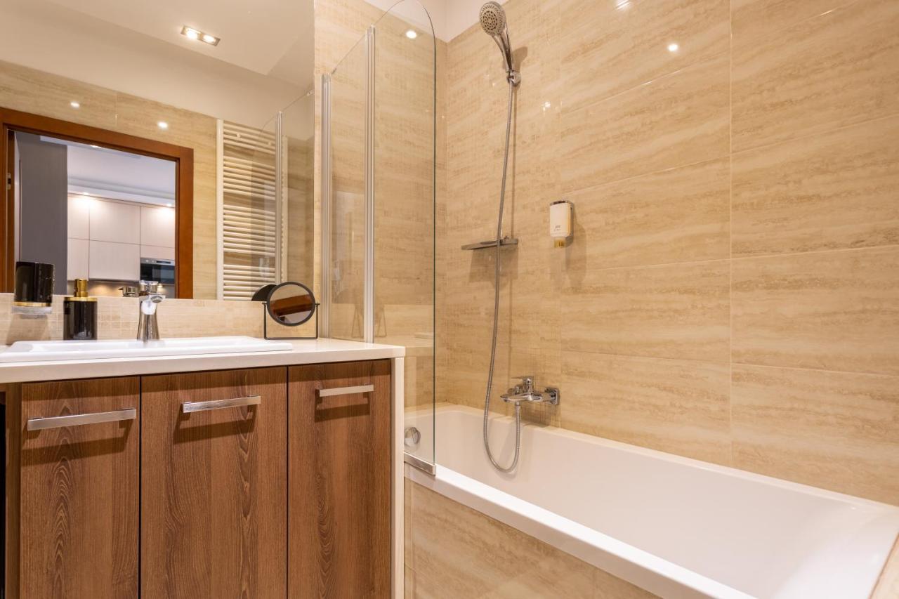 Golden - Bright And Stylish -city Center - Stawki Apartamento