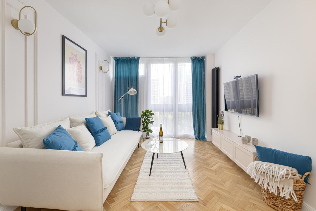 Apartament Ecru Boho Living With View