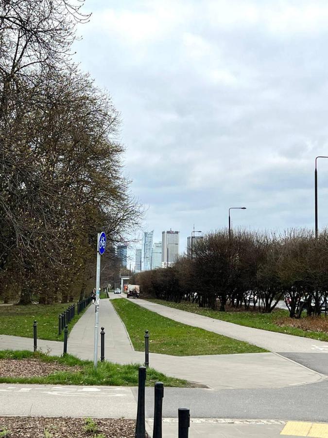 Quiet Near The Park, Metro, Centre, Wi-fi - By Hik *
